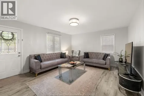 1463 Westcott Windsor ON N8Y 4C3