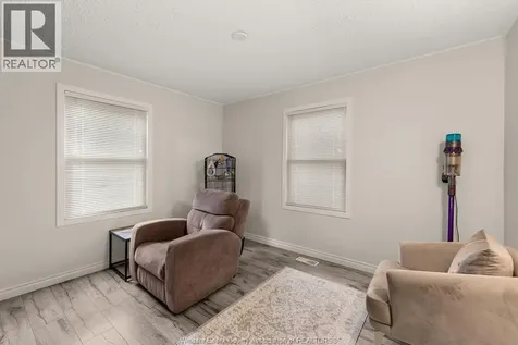 1463 Westcott Windsor ON N8Y 4C3