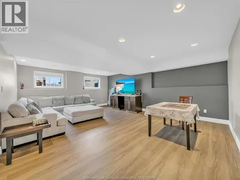 2115 Everts Windsor ON N9B 3X7