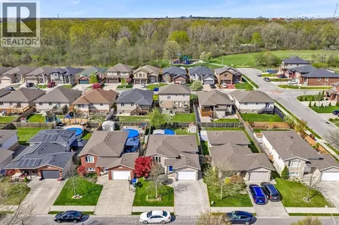 2115 Everts Windsor ON N9B 3X7