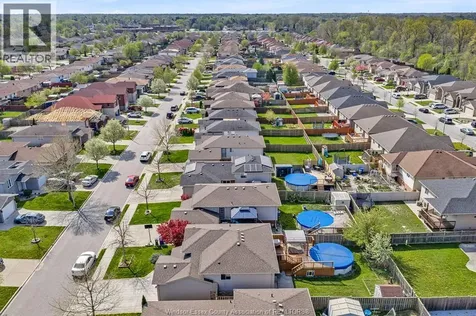 2115 Everts Windsor ON N9B 3X7