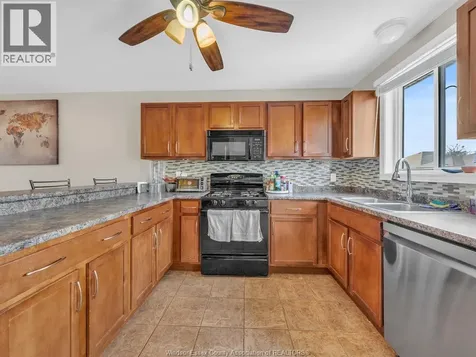 2115 Everts Windsor ON N9B 3X7