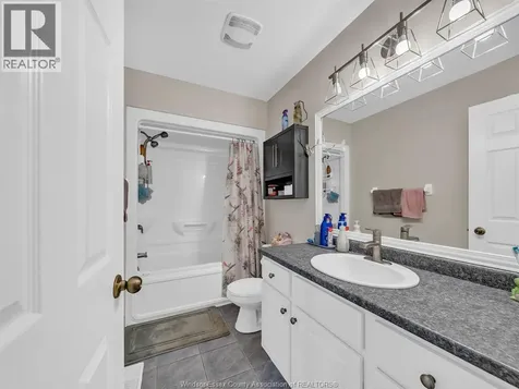 2115 Everts Windsor ON N9B 3X7