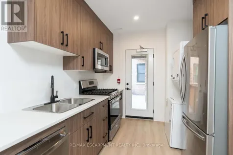 127 Victoria Avenue South Hamilton (stinson) ON L8N 2S9