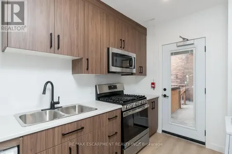 127 Victoria Avenue South Hamilton (stinson) ON L8N 2S9