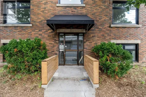 127 Victoria Avenue South Hamilton (stinson) ON L8N 2S9