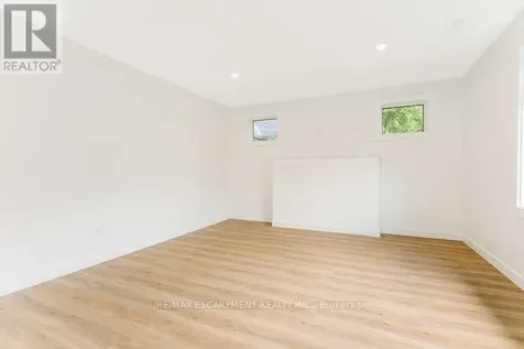 127 Victoria Avenue South Hamilton (stinson) ON L8N 2S9
