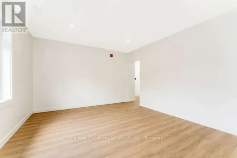 127 Victoria Avenue South Hamilton (stinson) ON L8N 2S9