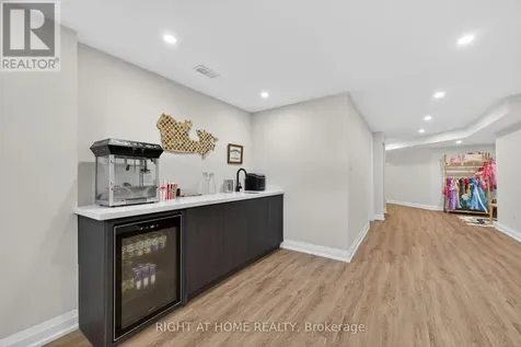67 Ambrous Crescent Guelph (kortright East) ON N1G 0E4
