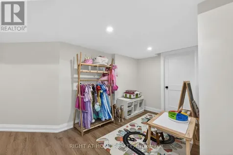 67 Ambrous Crescent Guelph (kortright East) ON N1G 0E4
