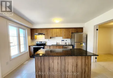 32 Silo Mews Barrie ON L9J 0C2