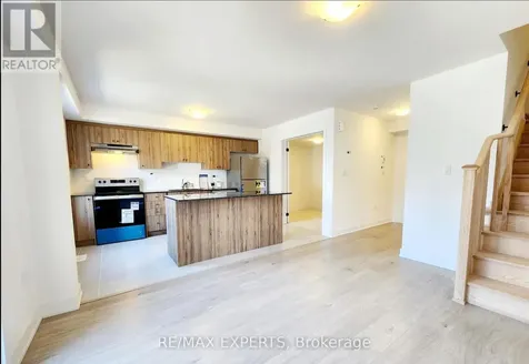 32 Silo Mews Barrie ON L9J 0C2
