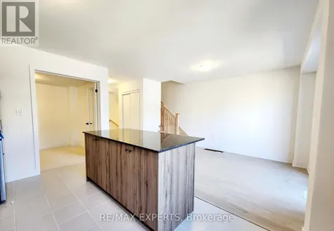 32 Silo Mews Barrie ON L9J 0C2