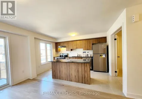32 Silo Mews Barrie ON L9J 0C2