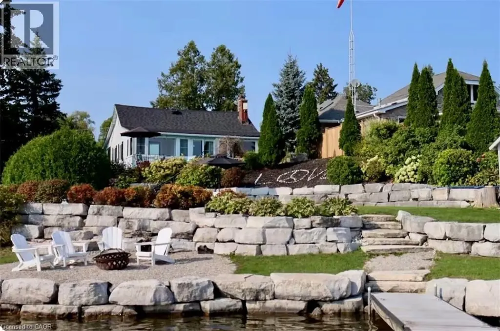 11 Lake Avenue Cambridge ON N3C 2V4