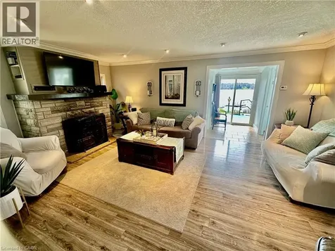 11 Lake Avenue Cambridge ON N3C 2V4