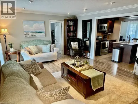11 Lake Avenue Cambridge ON N3C 2V4