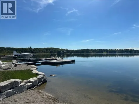 11 Lake Avenue Cambridge ON N3C 2V4