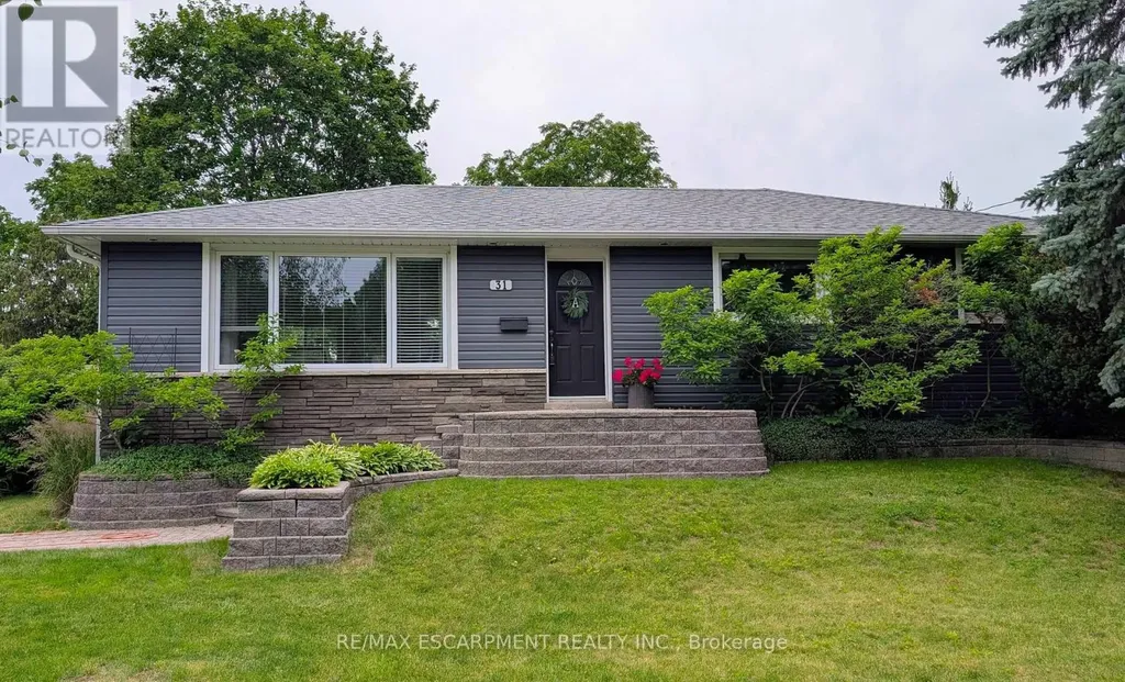 31 Algonquin Avenue Hamilton ON L9H 7K9
