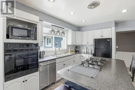 31 Algonquin Avenue Hamilton ON L9H 7K9