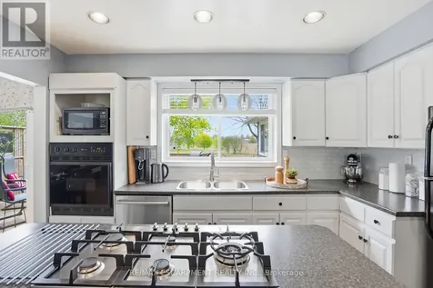31 Algonquin Avenue Hamilton ON L9H 7K9