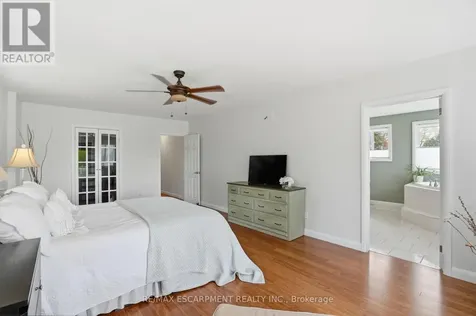31 Algonquin Avenue Hamilton ON L9H 7K9