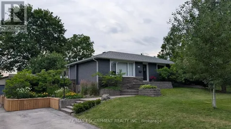 31 Algonquin Avenue Hamilton ON L9H 7K9