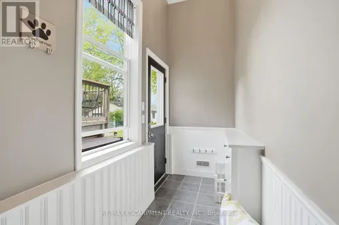 31 Algonquin Avenue Hamilton ON L9H 7K9