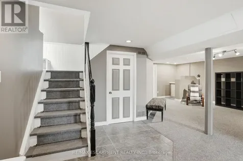 31 Algonquin Avenue Hamilton ON L9H 7K9