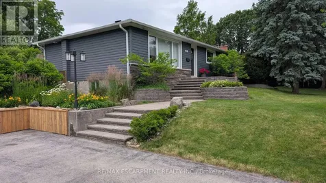 31 Algonquin Avenue Hamilton ON L9H 7K9