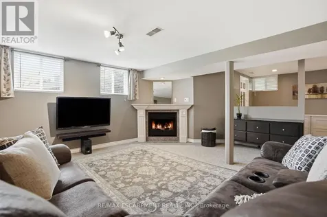31 Algonquin Avenue Hamilton ON L9H 7K9