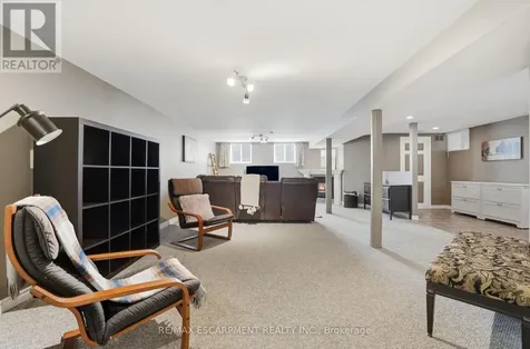 31 Algonquin Avenue Hamilton ON L9H 7K9