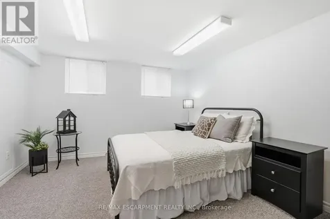 31 Algonquin Avenue Hamilton ON L9H 7K9