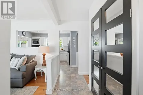 31 Algonquin Avenue Hamilton ON L9H 7K9