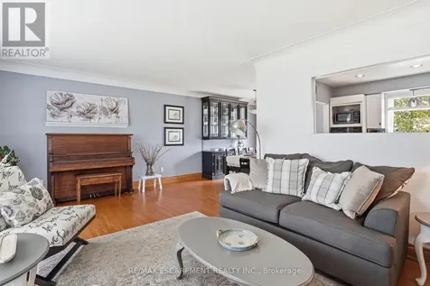 31 Algonquin Avenue Hamilton ON L9H 7K9