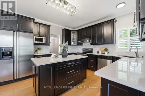 185 Insmill Crescent Ottawa ON K2T 1G3