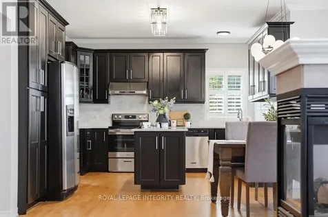 185 Insmill Crescent Ottawa ON K2T 1G3