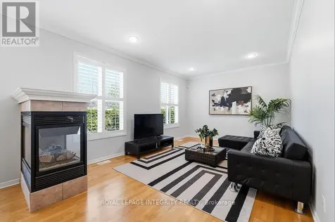 185 Insmill Crescent Ottawa ON K2T 1G3