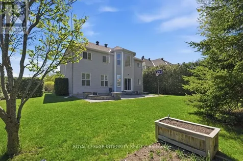 185 Insmill Crescent Ottawa ON K2T 1G3