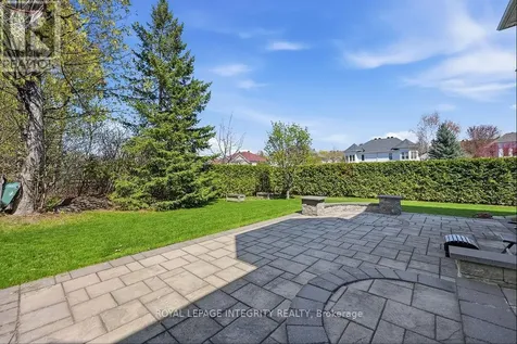 185 Insmill Crescent Ottawa ON K2T 1G3