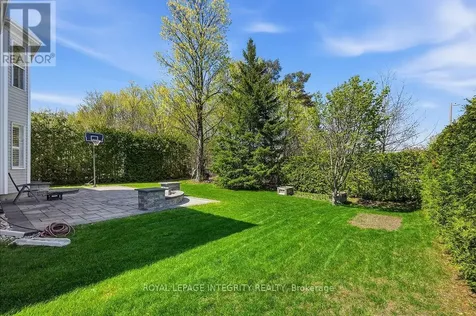 185 Insmill Crescent Ottawa ON K2T 1G3