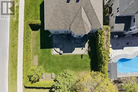 185 Insmill Crescent Ottawa ON K2T 1G3