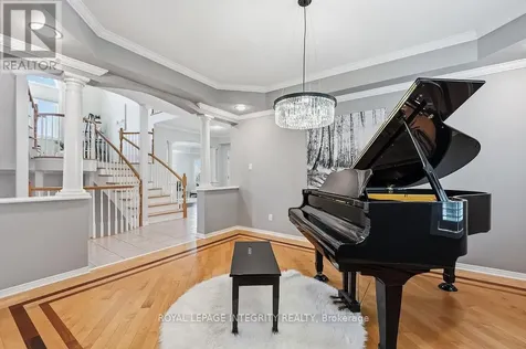 185 Insmill Crescent Ottawa ON K2T 1G3