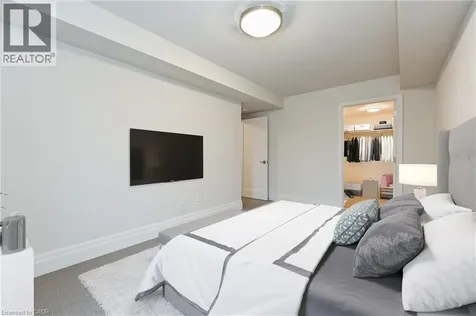 760 Lakeshore Road East Mississauga ON L5E 1C7