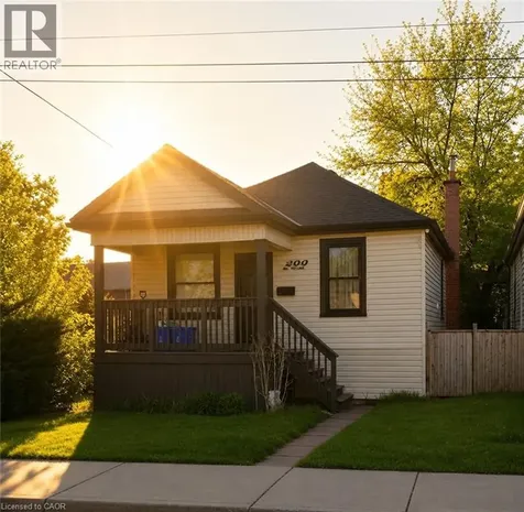 222 Kensington Avenue North Hamilton ON L8L 7N7