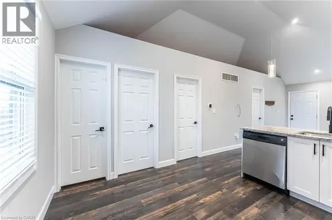 222 Kensington Avenue North Hamilton ON L8L 7N7