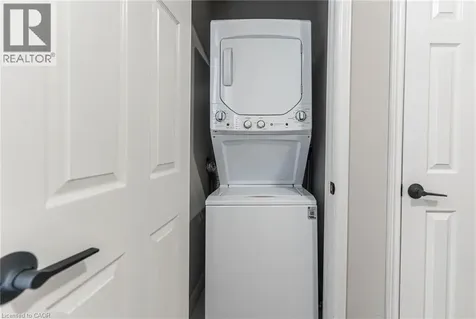 222 Kensington Avenue North Hamilton ON L8L 7N7