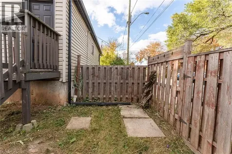 222 Kensington Avenue North Hamilton ON L8L 7N7