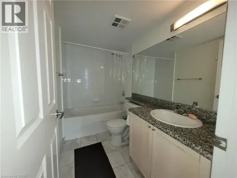 228 Queens West Toronto ON M5J 2X1