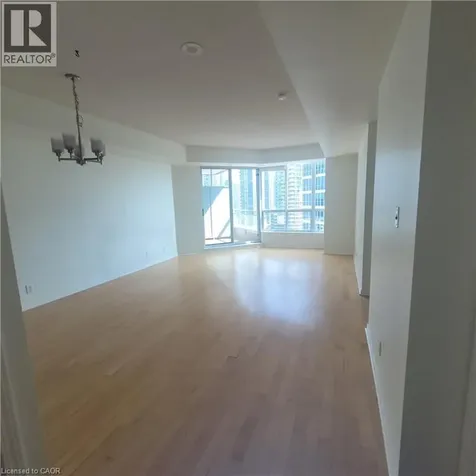 228 Queens West Toronto ON M5J 2X1